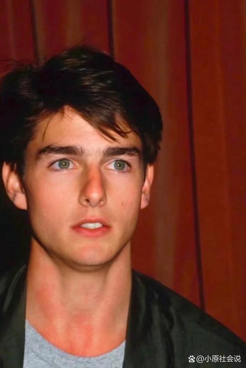 tom cruise gay,Tom Cruise: A Multidimensional Insight into His Life and Career