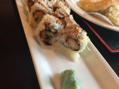 tona sushi bar and grill,Atmosphere and Ambiance